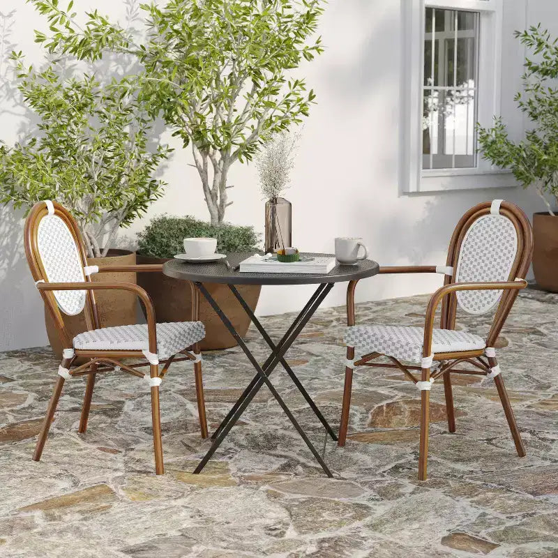 Chaise empilable Merrick Lane Mael style bistrot Thonet avec assise en textilène et cadre en métal finition bambou pour usage intérieur/extérieur