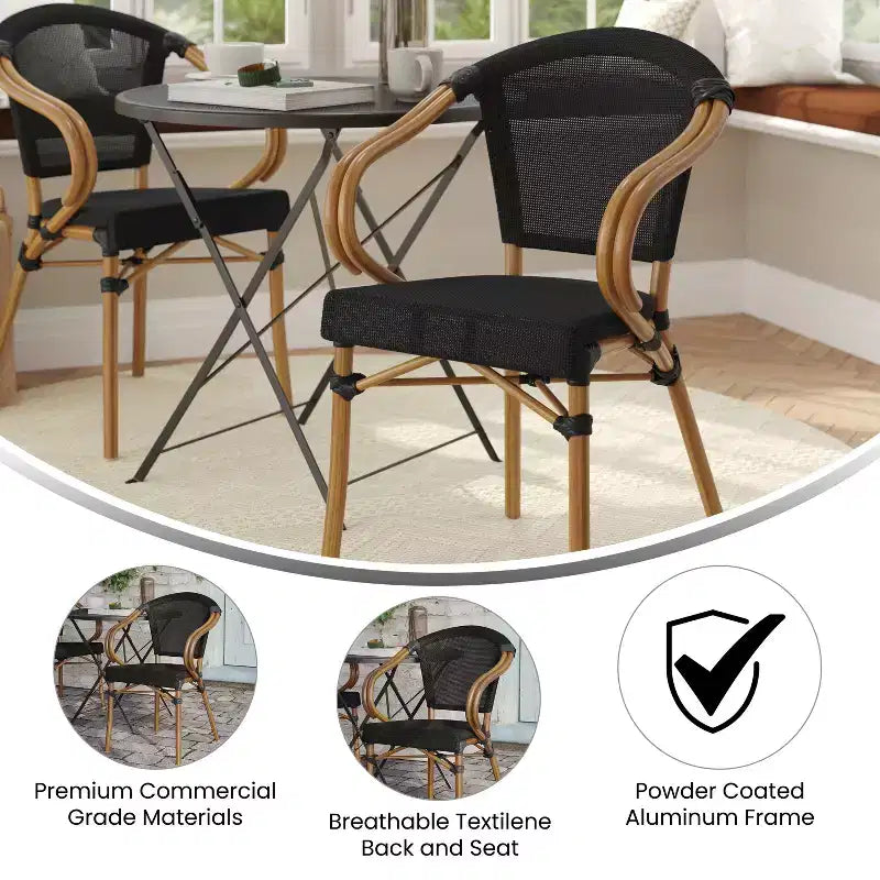 Chaise bistrot Thonet empilable Merrick Lane Mael avec accoudoirs, assise en textilène et cadre en métal finition bambou pour intérieur/extérieur