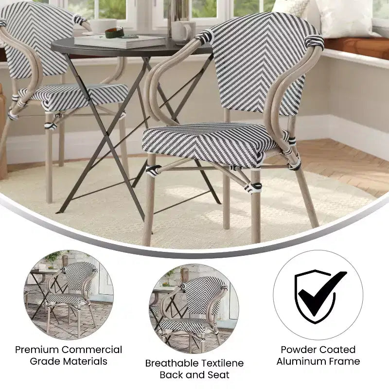 Chaise bistrot Thonet empilable Merrick Lane Mael avec accoudoirs, assise en textilène et cadre en métal finition bambou pour intérieur/extérieur