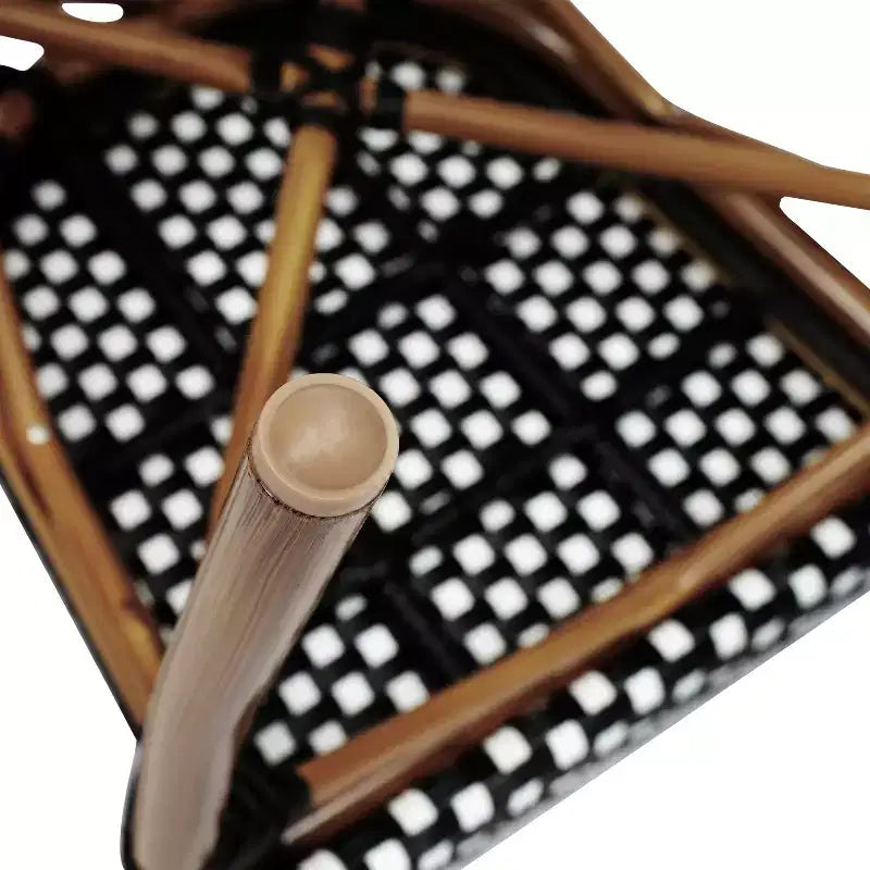 Chaise bistrot empilable Emma & Oliver Colmar Thonet avec accoudoirs, pour l'intérieur et l'extérieur, assise en rotin PE et cadre en métal finition