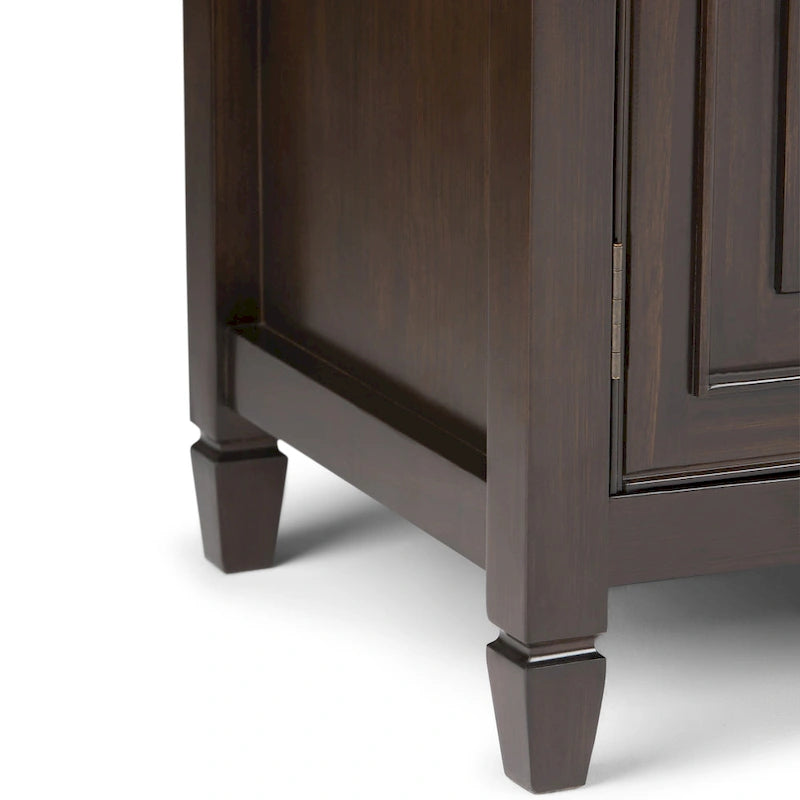 WYNDENHALL Hampshire Meuble TV multimédia traditionnel en BOIS MASSIF de 72 pouces de large pour téléviseurs jusqu'à 80 pouces - 72l x 18p x 24h