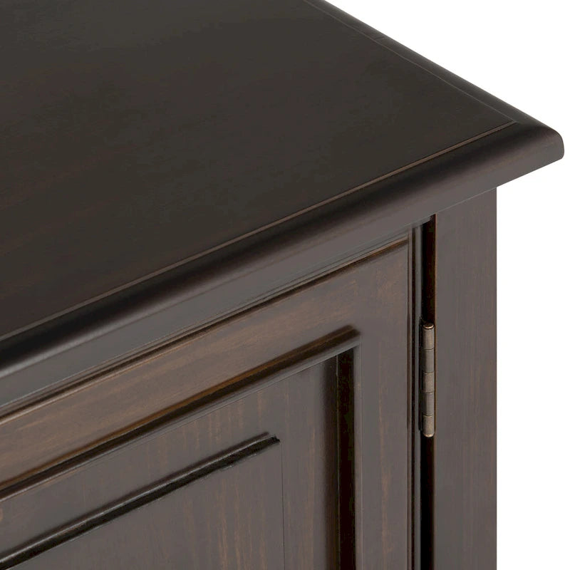 WYNDENHALL Hampshire Meuble TV multimédia traditionnel en BOIS MASSIF de 72 pouces de large pour téléviseurs jusqu'à 80 pouces - 72l x 18p x 24h