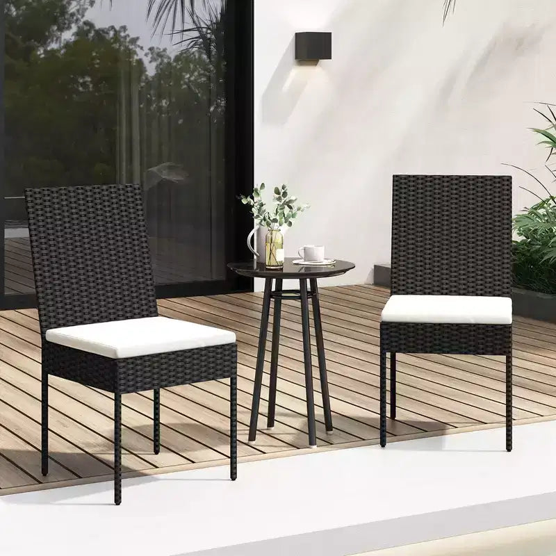 Costway Lot de 2/4 chaises de patio en osier de polyéthylène, chaises de salle à manger d'extérieur avec coussins