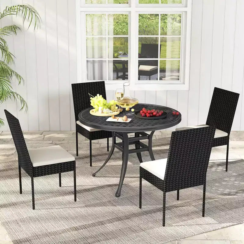 Costway Lot de 2/4 chaises de patio en osier de polyéthylène, chaises de salle à manger d'extérieur avec coussins